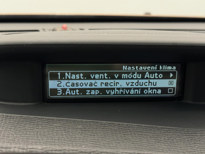 Volvo XC60 D3 AWD MOMENTUM CZ 1.maj 2.4 d Momentum