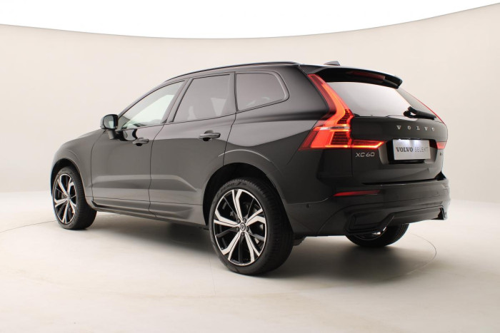 Volvo XC60 B4 AWD ULTIMATE AUT REZERVACE