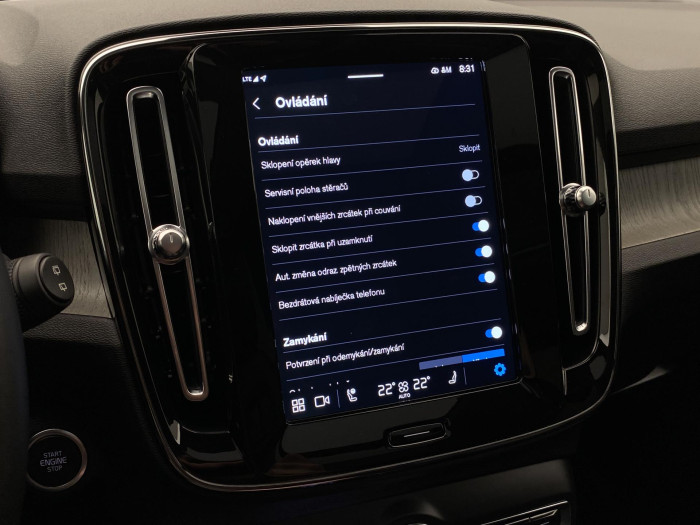 Volvo XC40 B4 AWD DARK ULTRA AUT CZ