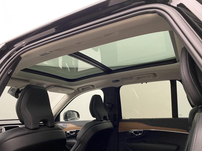 Volvo XC90 B5 AWD INSCRIPTION REZERVACE