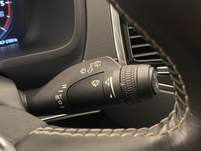 Volvo XC90 B5 AWD R-DESIGN AUT CZ