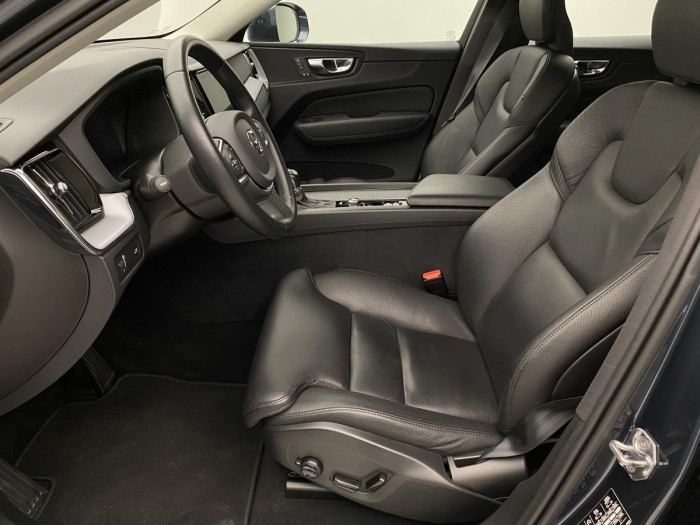 Volvo XC60 D4 MOMENTUM PRO AUT REZERVACE 2.0 d Momentum