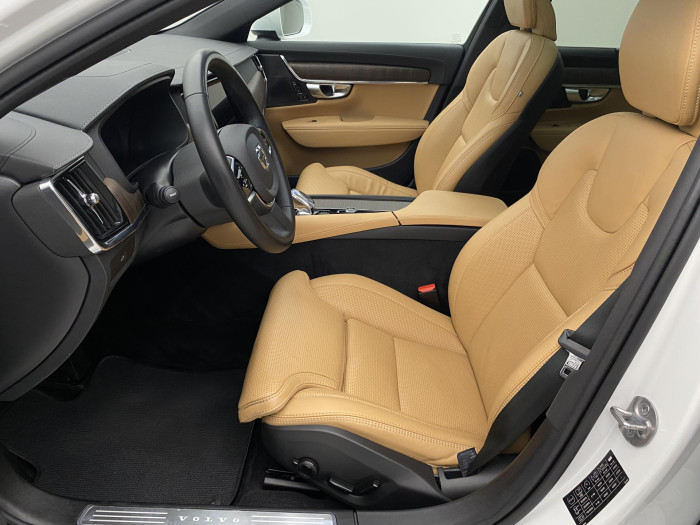 Volvo V90 CC B4 AWD ULTIMATE AUT CZ 2.0 CC CC