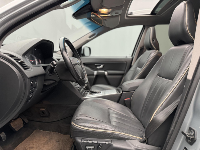 Volvo XC90 D5 AWD SUMMUM AUT 7 míst CZ 2.4 d Summum