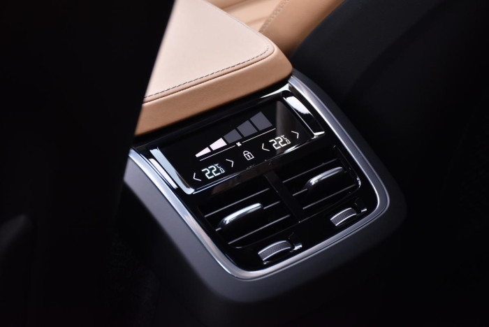 Volvo XC90 D5 AWD INSCRIPTION REZERVACE 2.0 d