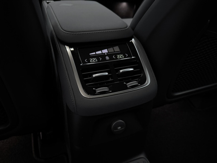 Volvo XC90 T8 AWD AUT RECHARGE CORE 7míst