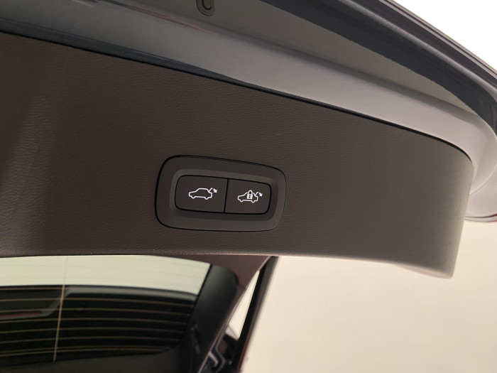 Volvo XC40 B3 AUT PLUS BLACK EDITION