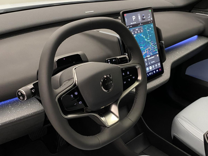 Volvo EX30 PURE ELECTRIC TWIN AWD ULTRA