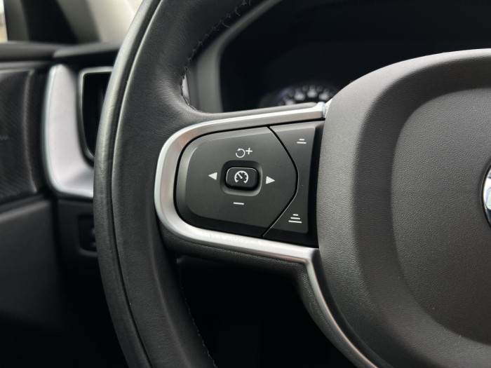 Volvo XC60 B4 MOMENTUM Aut 2.0 Momentum