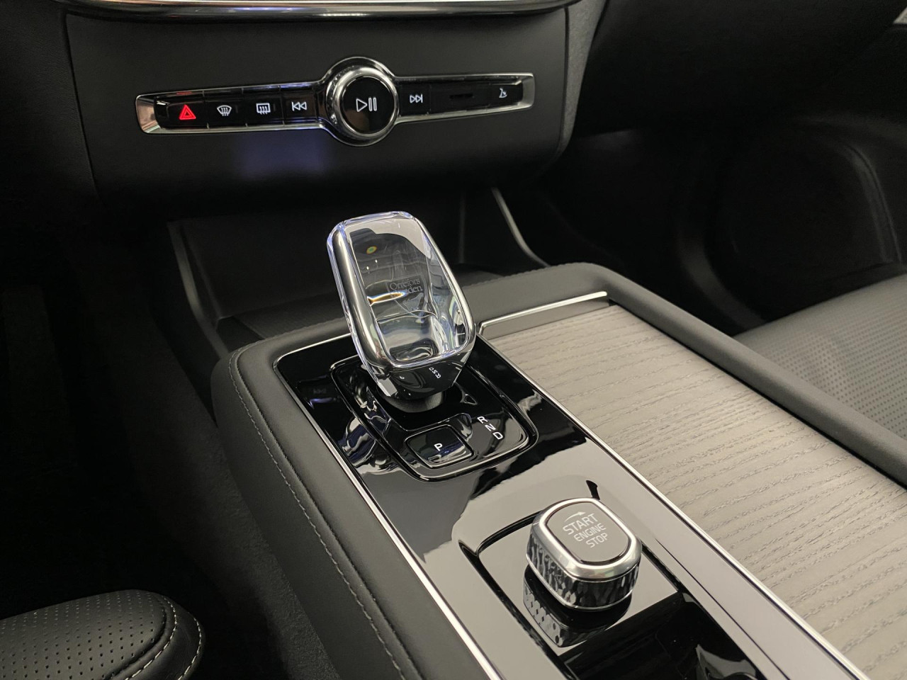 Volvo XC90 T8 AWD RECHARGE DARK ULTRA 7