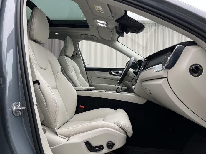 Volvo XC60 T6 AWD RECHARGE PLUS DARK AUT