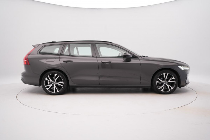 Volvo V60 B4 PLUS DARK AUT 1.maj.