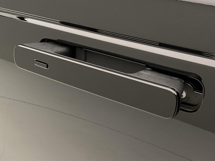 Land Rover Range Rover Velar D300 SE AUT AWD REZERVACE 3.0 d SE