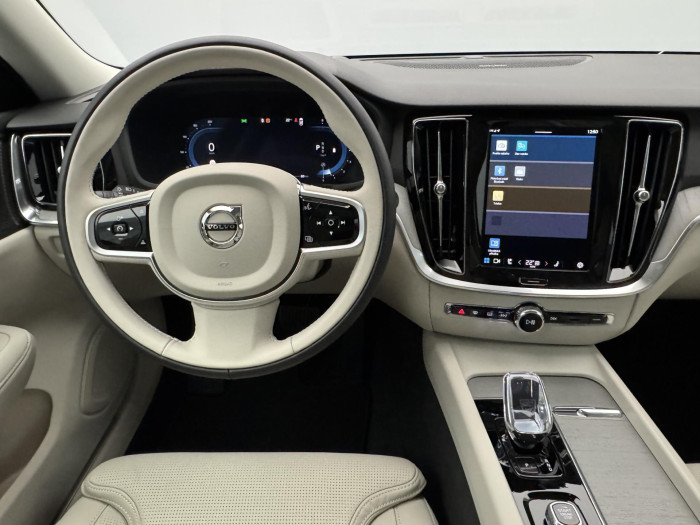 Volvo V60 B4 AUT DARK PLUS