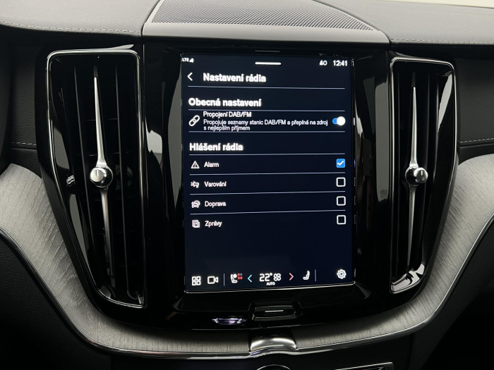 Volvo XC60 T6 AWD RECHARGE ULTRA DARK CZ