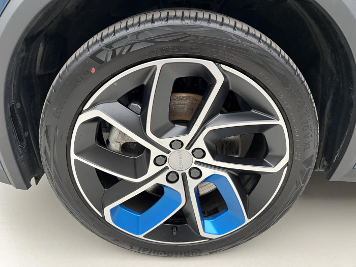 Lynk & Co 01 PHEV DCT AUT 1.maj.