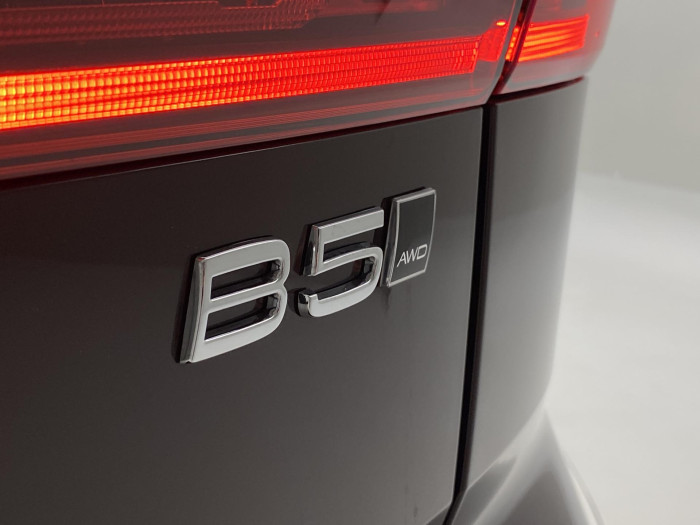 Volvo XC60 B5 AWD AUT DARK PLUS