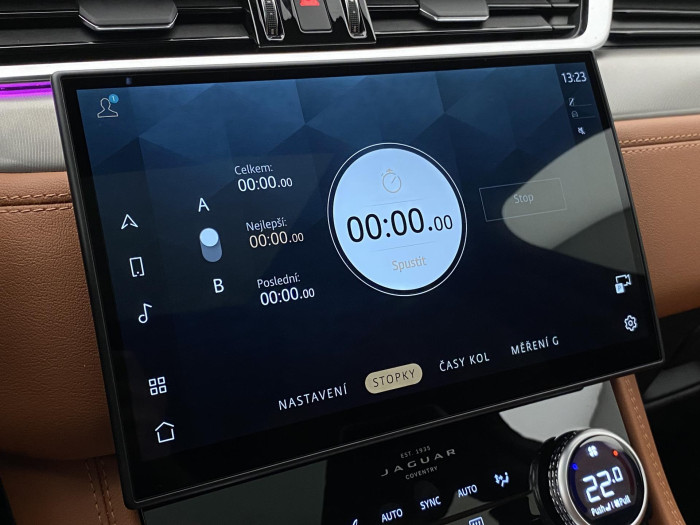 Jaguar F-Pace D300 R-DYNAMIC HSE REZERVACE 3.0 d Dynamic