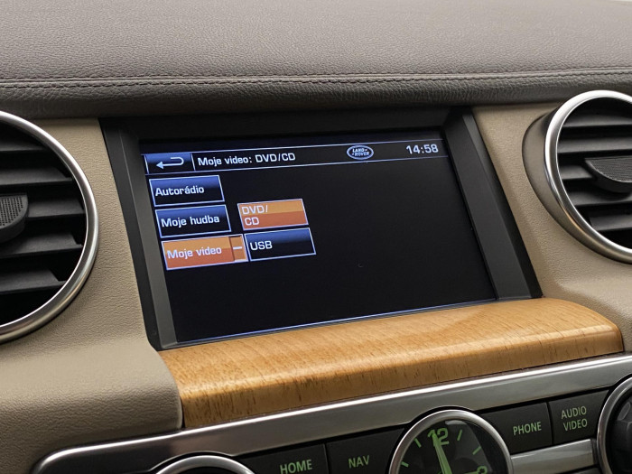 Land Rover Discovery 3.0 AWD SDV6 HSE REZERVACE