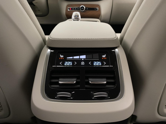 Volvo XC90 B5 AWD INCRIPTION AUT CZ 7míst