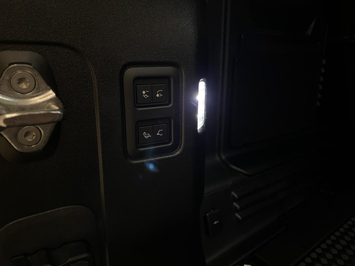 Land Rover Defender 110 D300 SEDONA REZERVACE 3.0 d