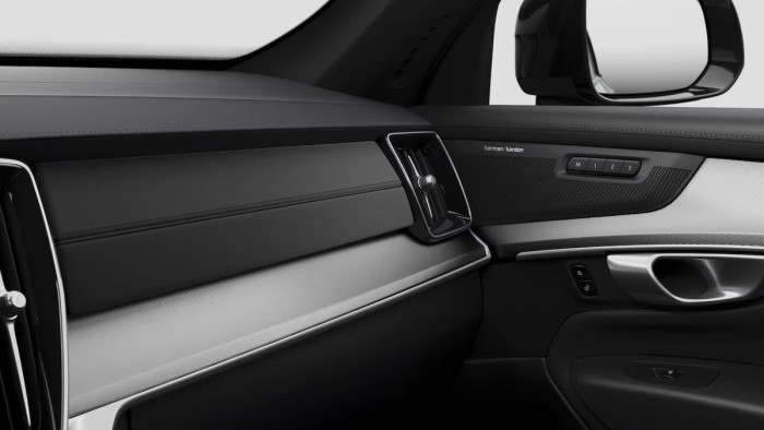 Volvo XC90 B5 AWD BLACK EDITION PLUS 7