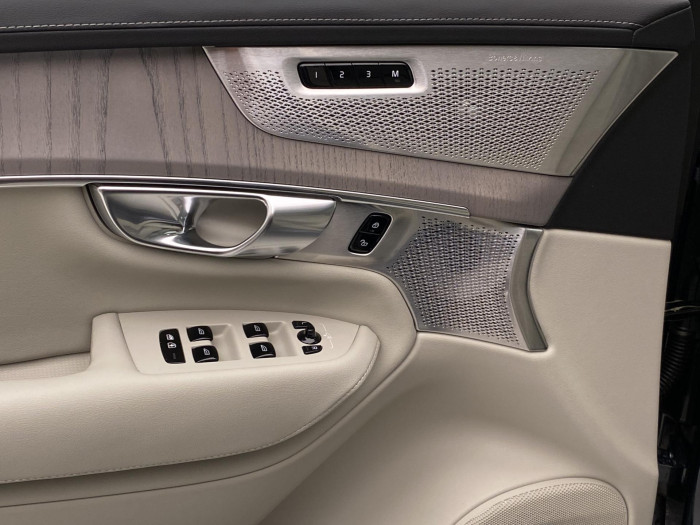 Volvo XC90 T8 AWD RECHARGE DARK ULTRA 7m