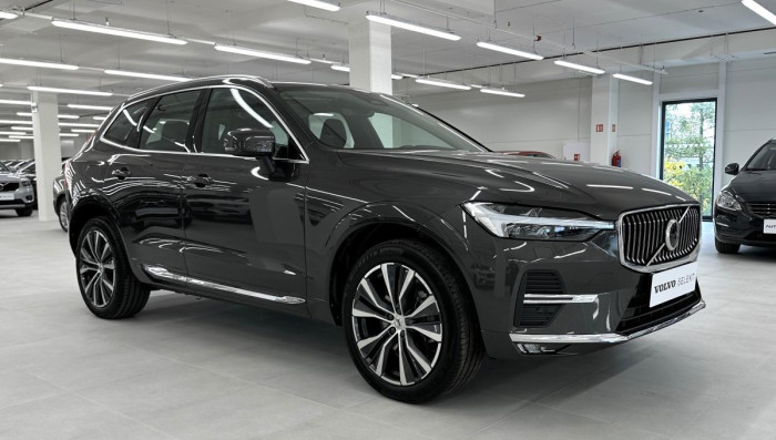 Volvo XC60 B5 AWD PLUS BRIGHT REZERVACE 2.0 Plus