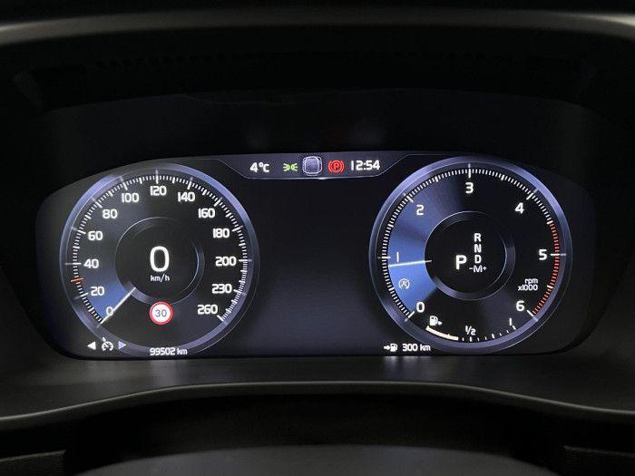 Volvo XC40 D4 AWD MOMENTUM PRO AUT CZ 2.0 d Momentum