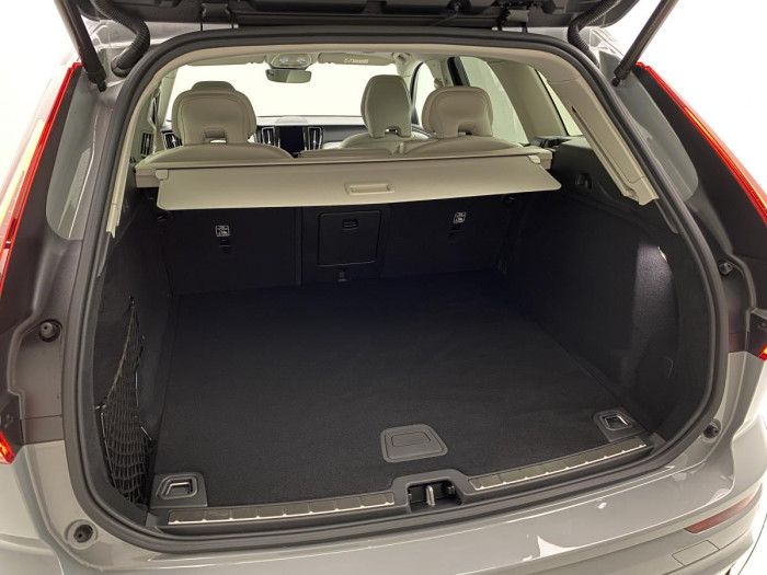 Volvo XC60 B4 AWD AUT DARK PLUS