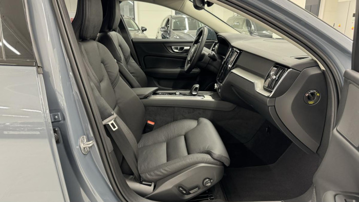 Volvo V60 CROSS COUNTRY REZERVACE