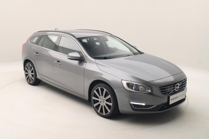 Volvo V60 D4 AWD MOMENTUM REZERVACE 2.4 d Momentum