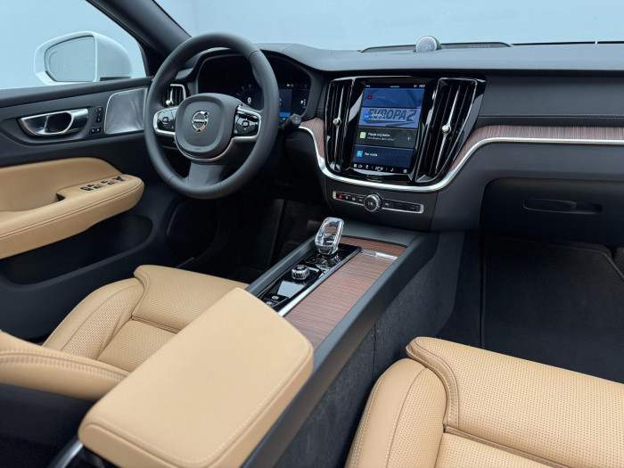 Volvo V60 CC B5 AWD ULTIMATE REZERVACE 2.0 CC CC