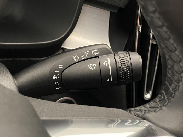 Volvo XC40 B3 DARK PLUS AUT CZ