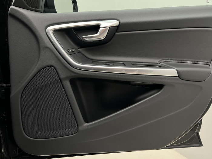 Volvo V60 D4 MOMENTUM REZERVACE 2.0 d Momentum