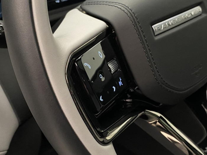 Land Rover Range Rover Velar D300 SE AUT AWD REZERVACE 3.0 d SE