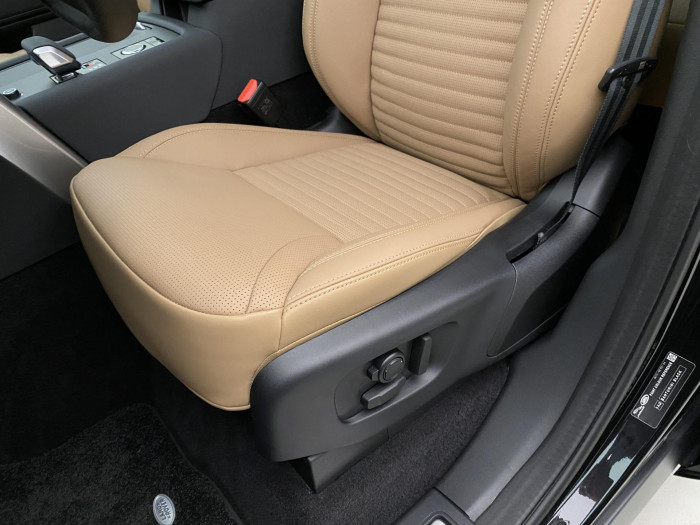 Land Rover Discovery D300 AWD DYNAMIC HSE REZERVACE 3.0 d Dynamic