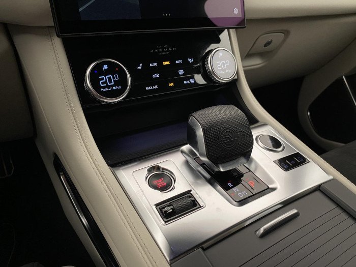 Jaguar F-Pace 5.0 V8 SVR AWD AUT REZERVACE 5.0 V8