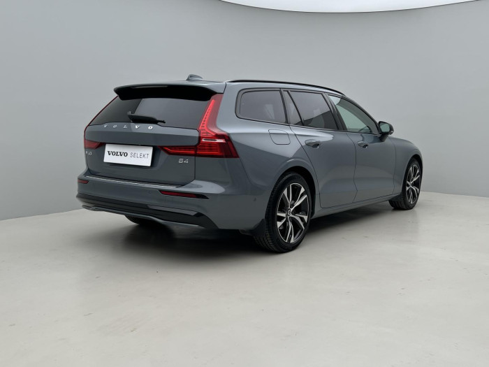 Volvo V60 B4 PLUS DARK Aut 1.maj.