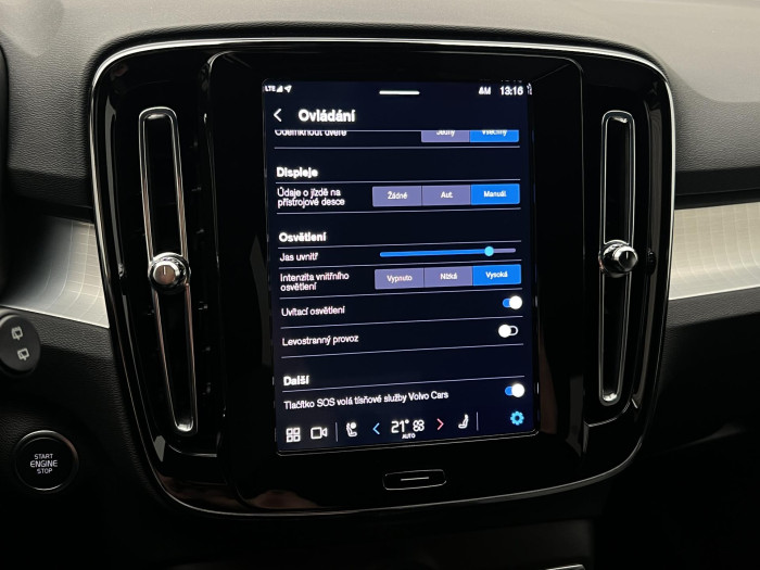 Volvo XC40 B3 PLUS DARK AUT CZ