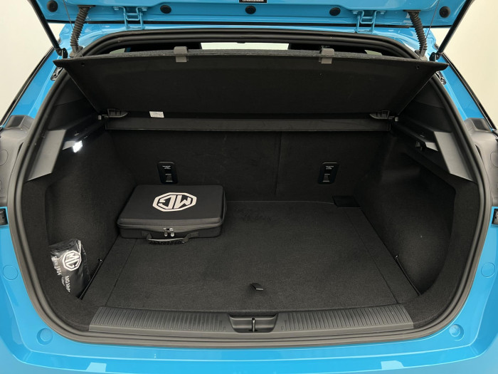 MG MG4 EV EXCLUSIVE 64 kWh CZ 1.maj. Exclusive