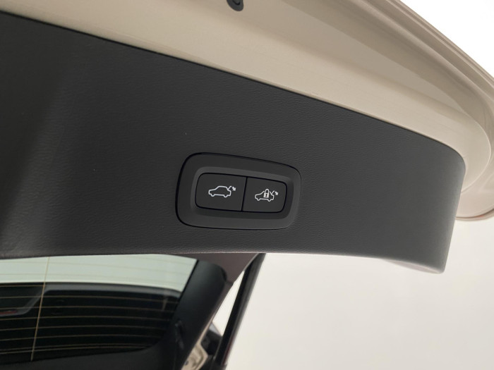 Volvo XC40 B3 DARK PLUS AUT CZ