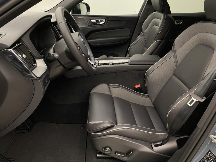Volvo XC60 B4 AWD AUT DARK PLUS 2.0 Plus