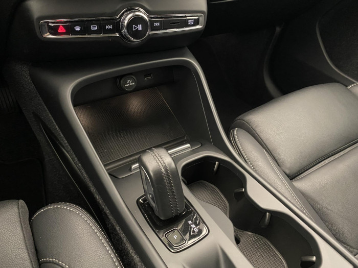 Volvo XC40 T4 MOMENTUM AUT CZ 2.0 Momentum