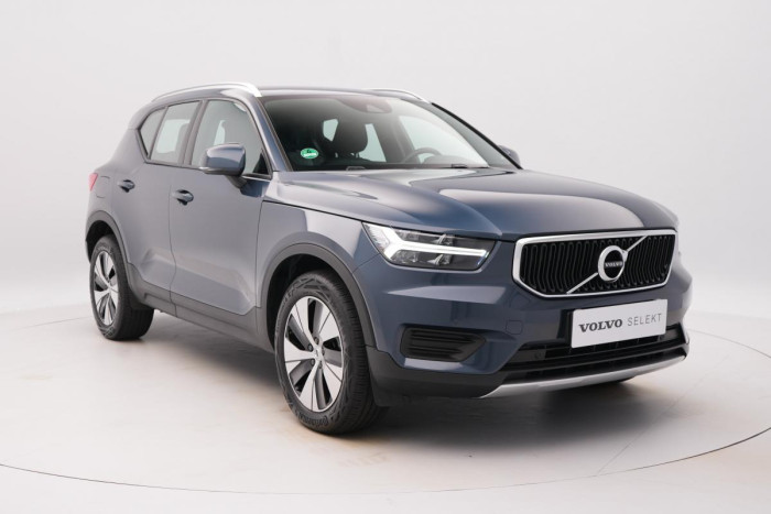 Volvo XC40 B4 AWD MOMENTUM REZERVACE 2.0 Momentum