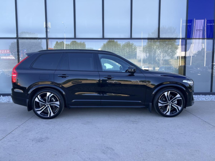 Volvo XC90 B5 AWD ULTIMATE DARK 7 MÍSTNÁ