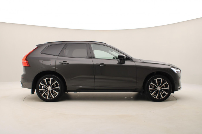 Volvo XC60 B4 AWD PLUS DARK AUT 1.maj