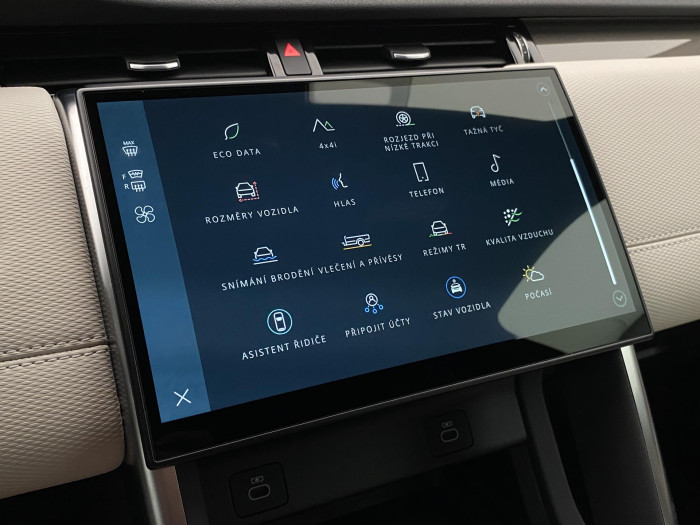 Land Rover Discovery Sport D200 SE DYNAMIC AWD CZ 1.maj 2.0 d SE Dynamic