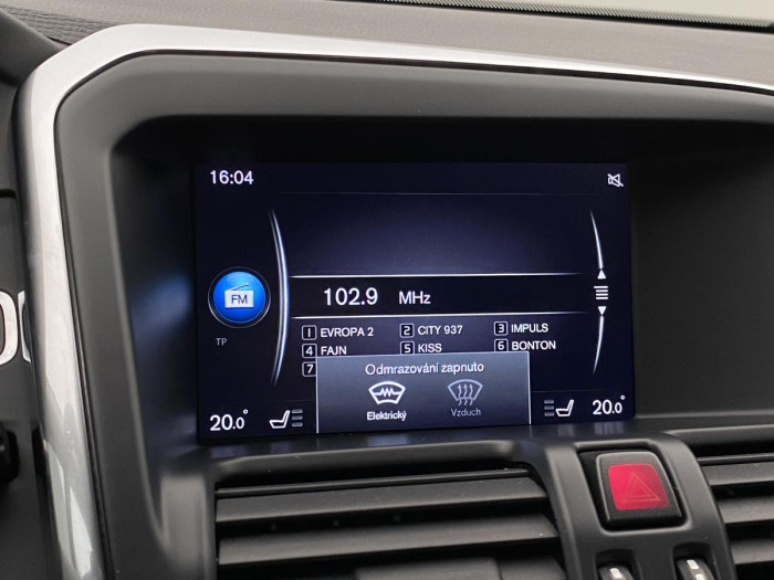 Volvo XC60 D4 AWD MOMENTUM REZERVACE 2.4 d Momentum