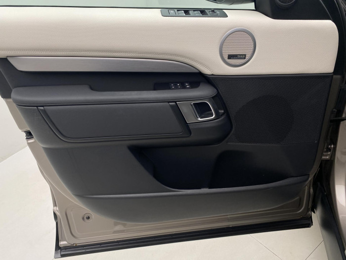 Land Rover Discovery D300 AWD AUT CZ 7míst 3.0 d